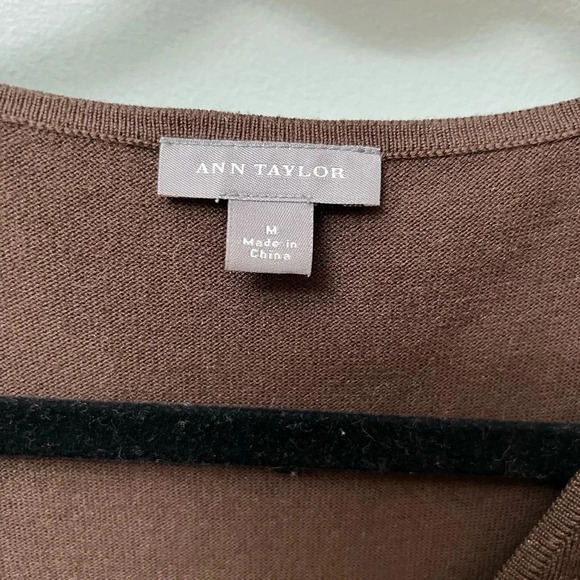 Ann Taylor brown beaded v-neck sweater silk-blend sleeveless top medium - Picture 5 of 17